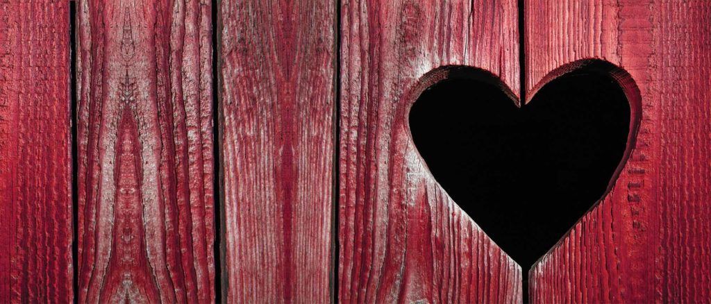 modernsbc red heart fence